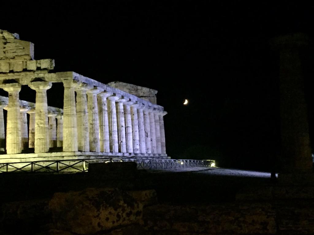 Porta Aurea Hotel Paestum Exterior photo